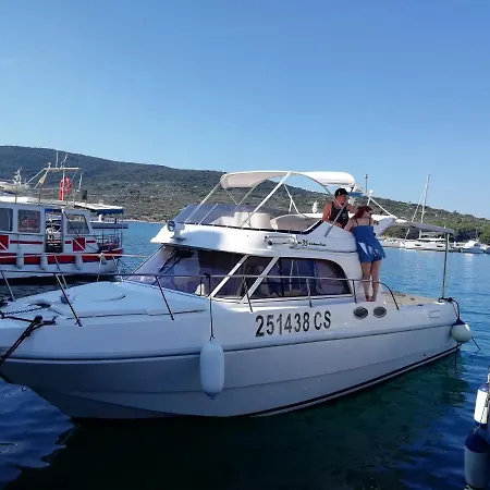 - Centar Πανσιόν