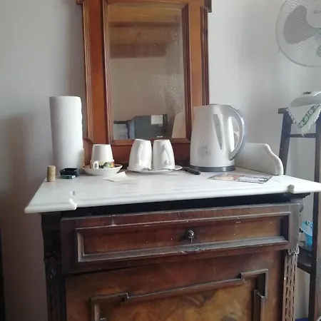 - Centar Gæstehus Cres